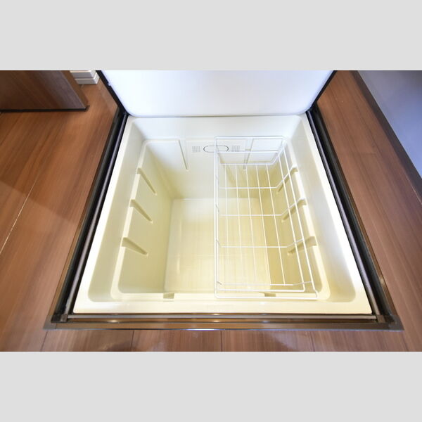 収納 (床下収納)