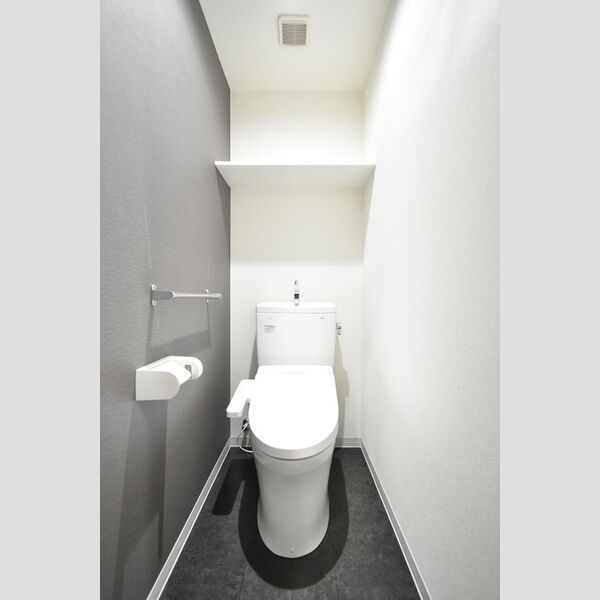 トイレ (トイレ)