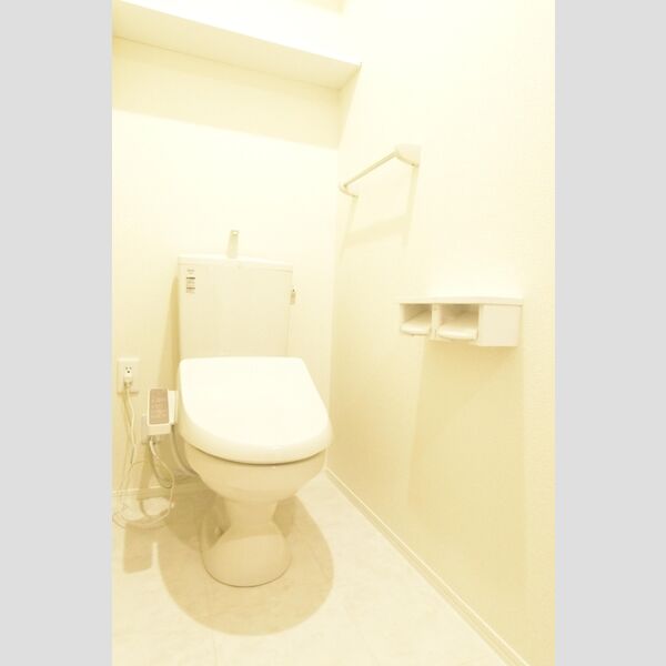 トイレ (温水洗浄暖房便座)