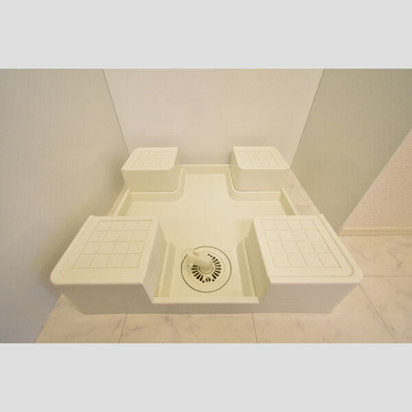 洗面所 (洗濯機置場)