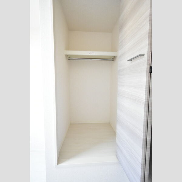 収納 (洋室クローゼット)