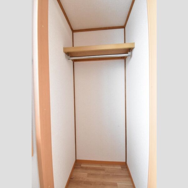 収納 (洋室②　クローゼット)