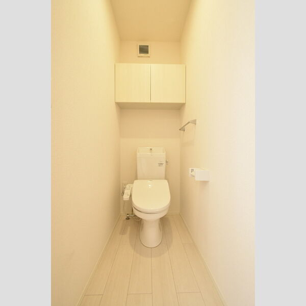 トイレ (トイレ)