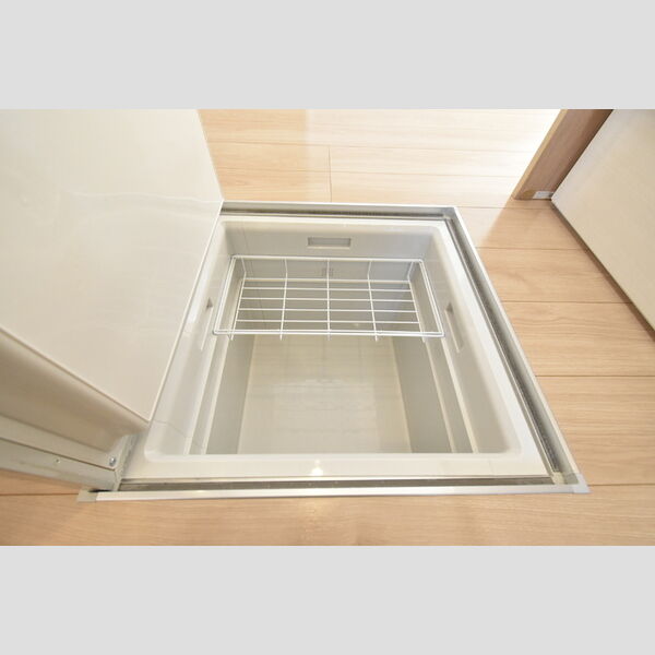 収納 (床下収納)