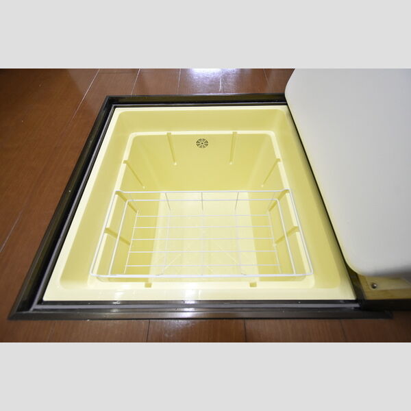 収納 (床下収納)