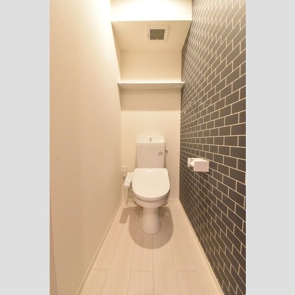 トイレ (トイレ)