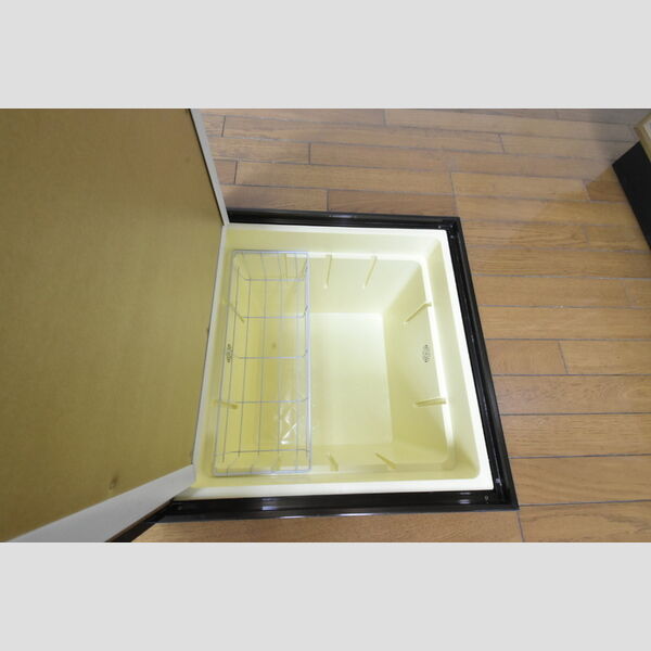 収納 (床下収納)