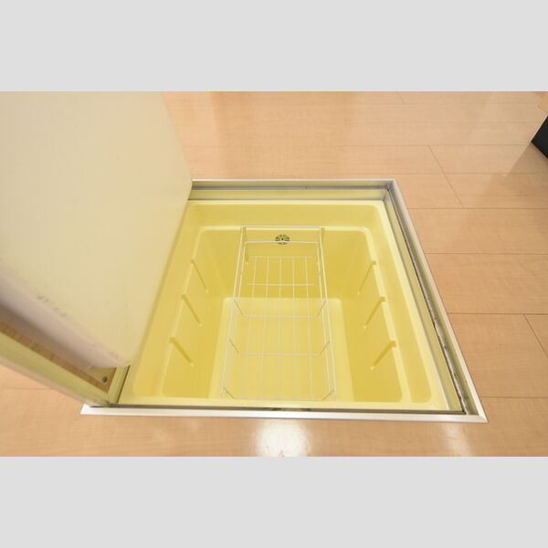 収納 (床下収納)