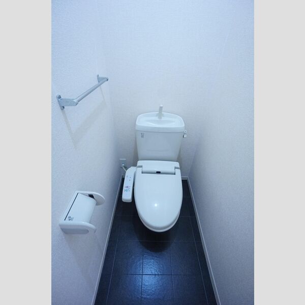 トイレ (トイレ)