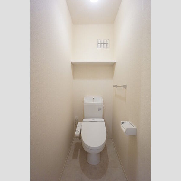 トイレ (トイレ)