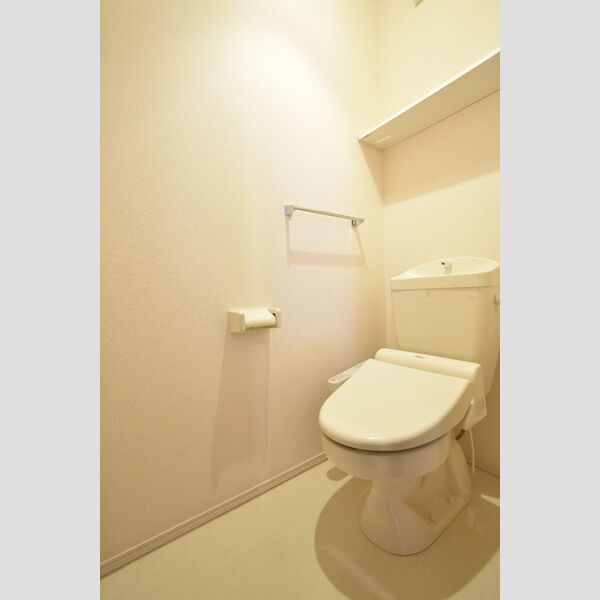 トイレ (トイレ)