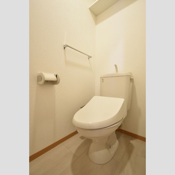 トイレ (トイレ)