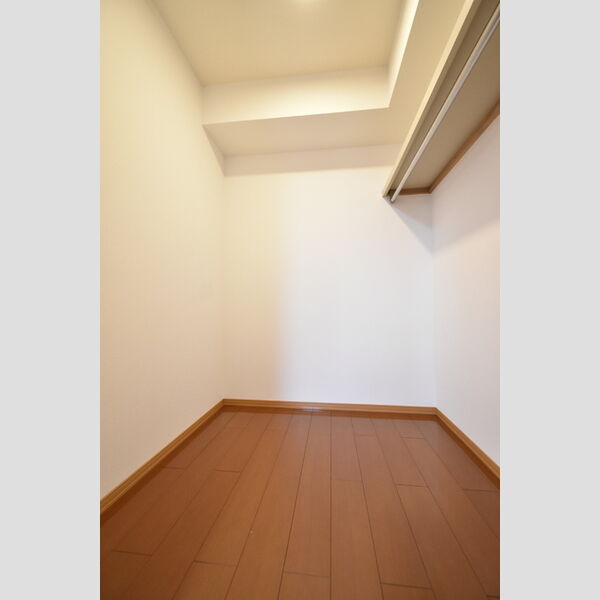 収納 (洋室①　ウォークインクローゼット)