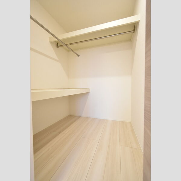 収納 (ウォークインクローゼット)