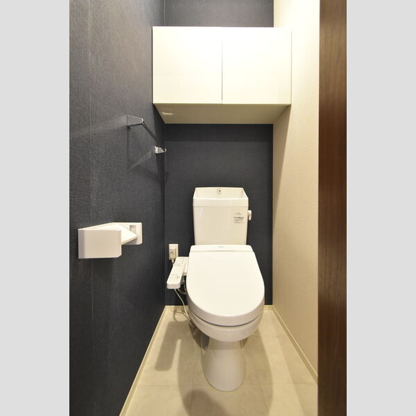 トイレ (トイレ)