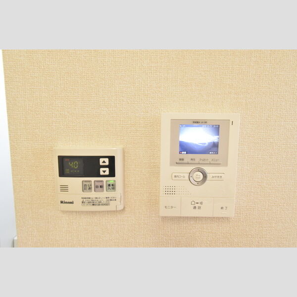 その他設備 (給湯器リモコン　モニターホン)