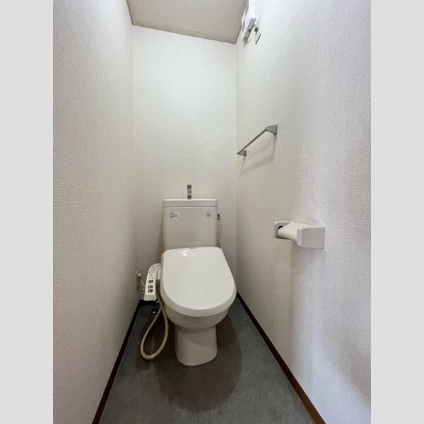 トイレ (温水洗浄暖房便座)