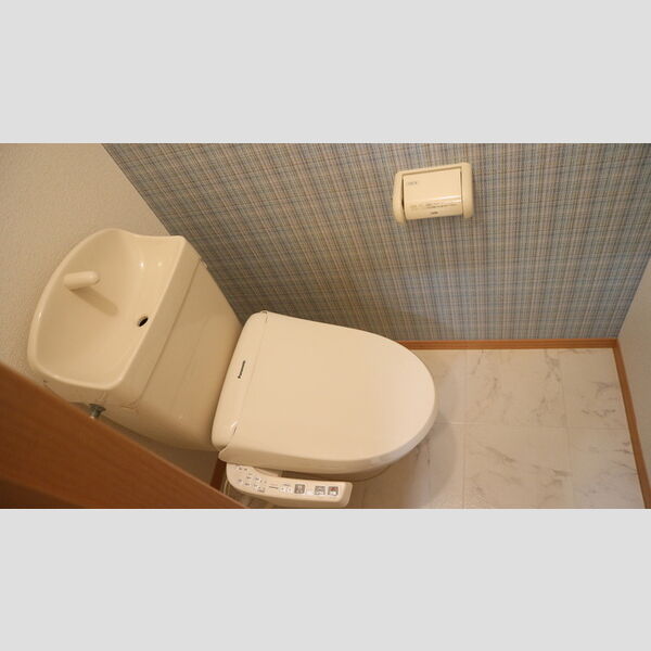 トイレ (温水洗浄便座)