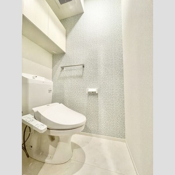 トイレ (トイレ)