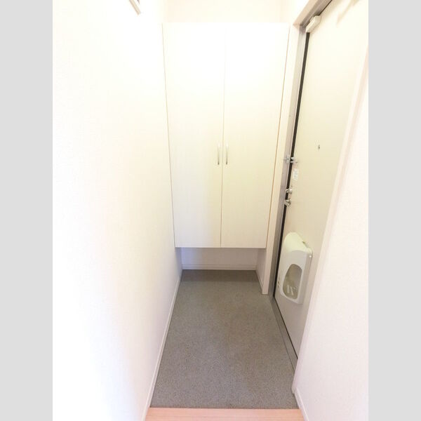 玄関 (玄関スペース)