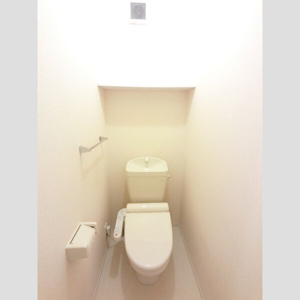 トイレ (トイレ)