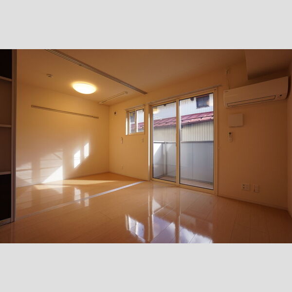 その他 (リビング～洋室(別アングル))