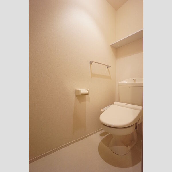 トイレ (トイレ(温水洗浄暖房便座つき))