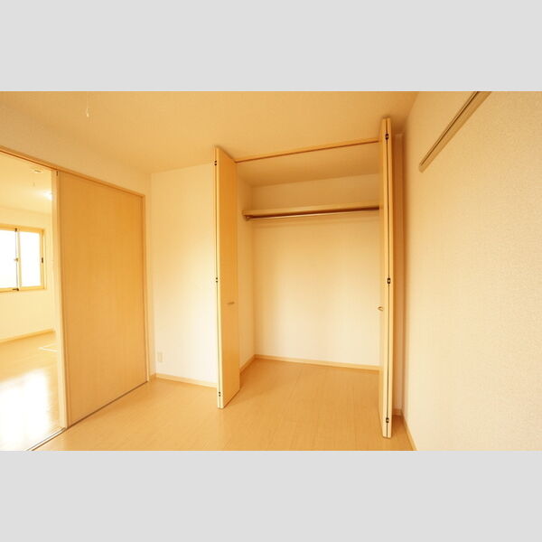 収納 (洋室①クローゼット)