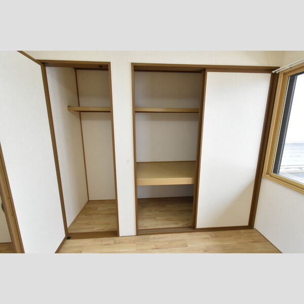 収納 (洋室②物入)