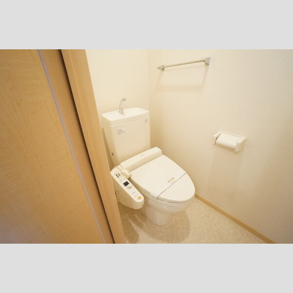 トイレ (温水洗浄暖房便座)