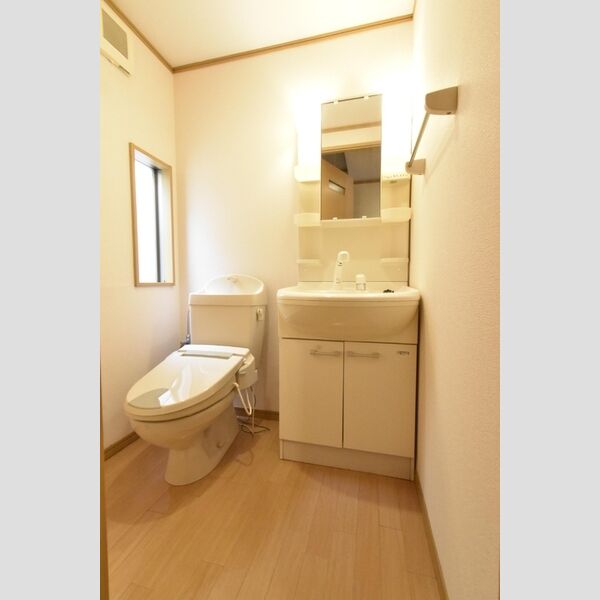 トイレ (トイレ　洗面所)