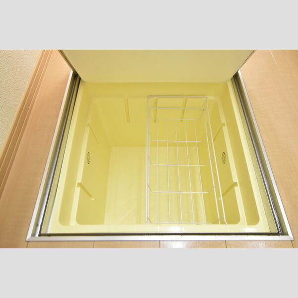 収納 (床下収納)