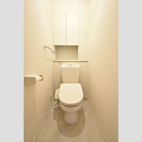 トイレ (トイレ)