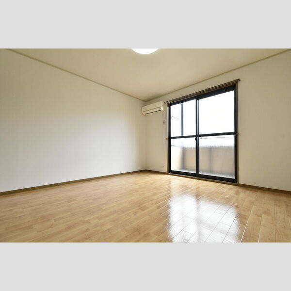 居室・リビング (洋室 別アングル)