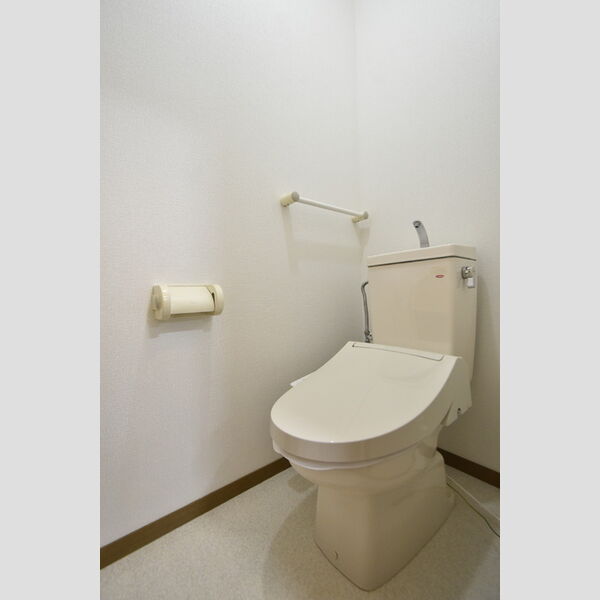 トイレ (トイレ)