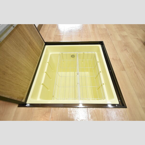 収納 (床下収納)