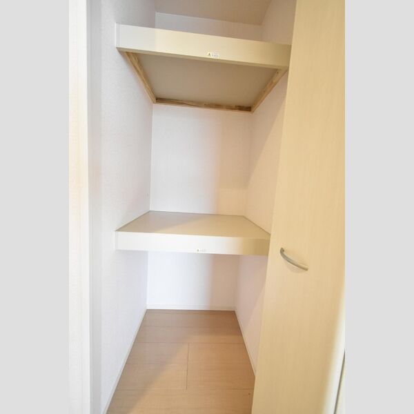 収納 (押入れ)