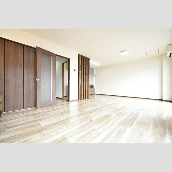 居室・リビング (LDK　別アングル)