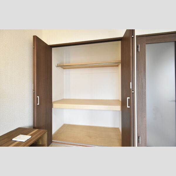 収納 (LDK　物入)