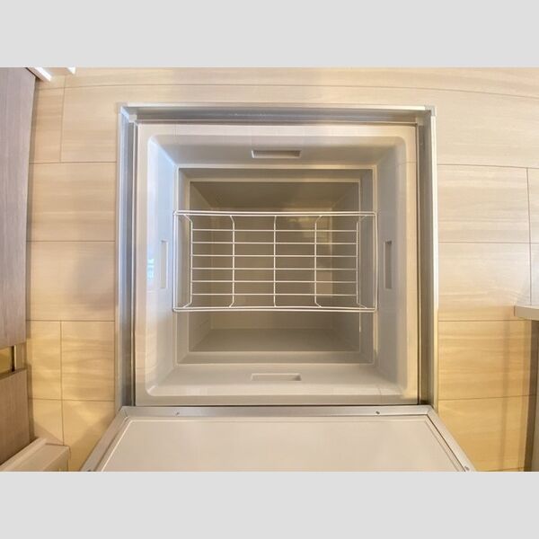 収納 (床下収納)