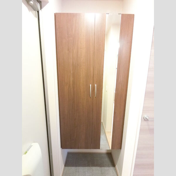 その他 (シューズボックス付き玄関スペース)