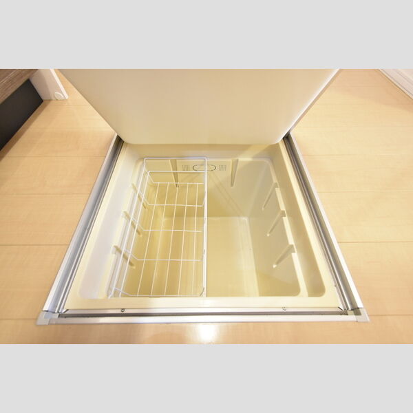 収納 (床下収納)