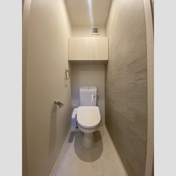 トイレ (トイレ)
