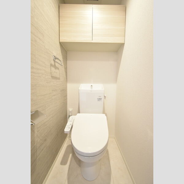 トイレ (トイレ)