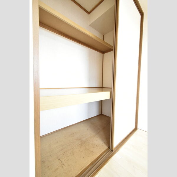 収納 (洋室①物入)