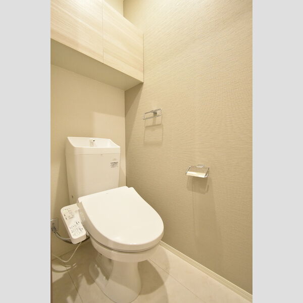 トイレ (トイレ)