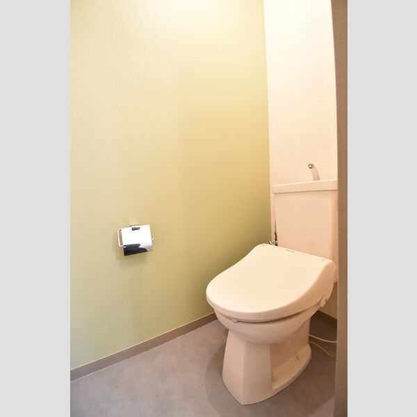 トイレ (トイレ)