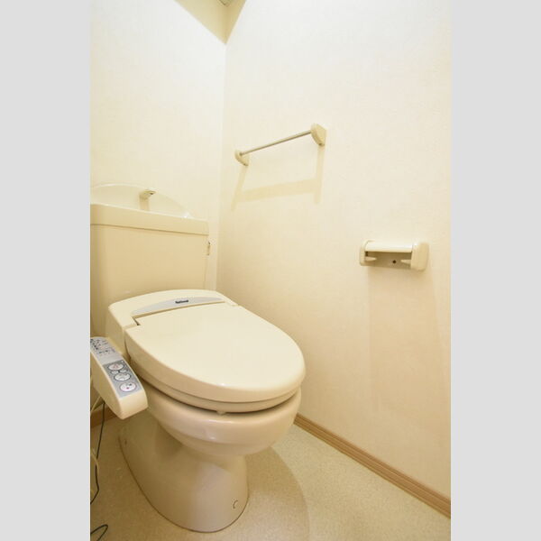 トイレ (トイレ)