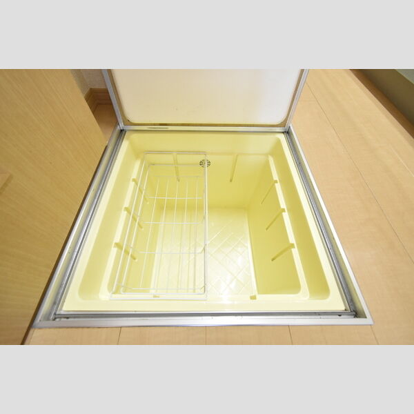 収納 (床下収納)