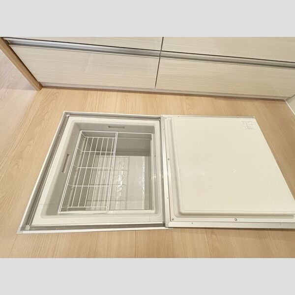 その他設備 (床下収納)